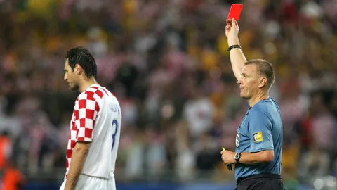 ไม่ใช่ครั้งแรก อดีตผู้ตัดสินมือ 1 อังกฤษ เคยโดนส่งกลับบ้านหลังเป่าพลาดใน "ฟุตบอลโลก"