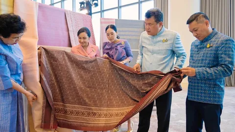 มท.จัดใหญ่ งานไหมไทย โชว์ผ้าทอลายร่วมสมัย เชิดชู-อัตลักษณ์ 4 ภาค