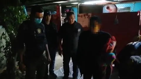 หนุ่มเมาทำร้ายแม่ ตาเข้ามาห้ามแย่งมีดแทงหลาน 11 แผลดับ