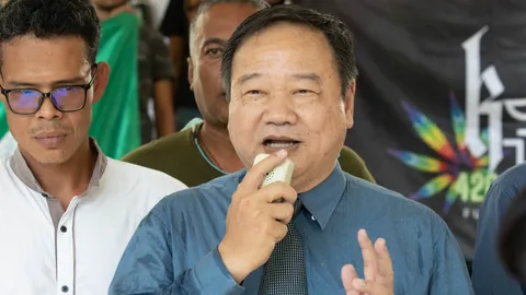 เครือข่ายประชาชน ตั้งเวที “สภาประชาชน” อภิปรายคู่ขนาน “พ.ร.บ.กัญชา”