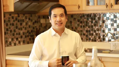 “ผู้กองมาร์ค” ลาเพื่อไทย ซบอก “พปชร.” สู้เลือกตั้ง บอกแนวทางตอบโจทย์