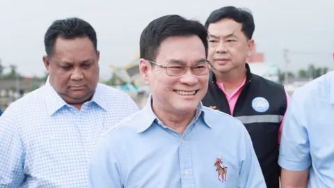 บินด่วนเยี่ยมน้ำท่วมใต้ “จุรินทร์” กำชับเร่งระบาย สั่งเข้มป้องฉวยขายของแพง