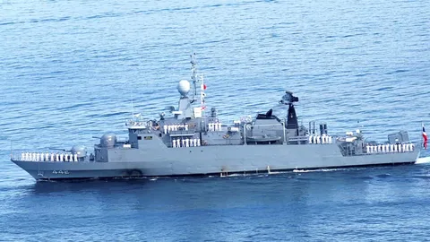 ผบ.กองเรือยุทธการ หวัง “กำลังพล 30 นาย” ยังมีชีวิต เจอคลื่นลมแรงรอบ 10 ปี