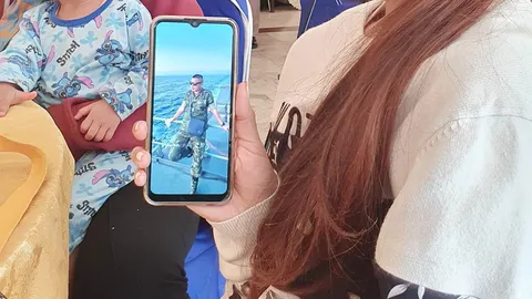 กลั้นน้ำตาไม่อยู่ เปิดใจภรรยา "พลทหารชนัญญู" ลูกเรือรอดชีวิตจากเรือหลวงสุโขทัย