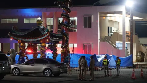 แพทย์นำร่างของลูกเรือ ร.ล.สุโขทัย ส่งต่อไปชันสูตรที่สถาบันนิติเวช ตร.