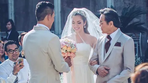 อมยิ้มตาม อ๋อม สกาวใจ โพสต์ซึ้งครบรอบแต่งงาน 8 ปี ถึงสามีและลูก