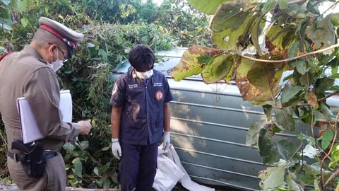 รถตู้คว่ำ ทับนร.หญิงม.4 ดับ บาดเจ็บอีก 8 คนขับอ้างพวงมาลัยล็อก 