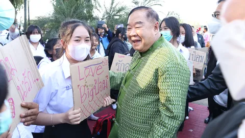 "ลุงป้อม" ฟื้นฟู "เวียงหนองหล่ม" ชาวบ้าน พอใจ หนุนเป็นนายกฯ คนต่อไป