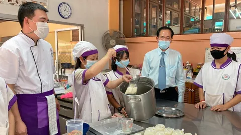 ศธ.ปัดฝุ่นสถานศึกษาจัดการเรียนการสอนหลักสูตร "ทวิศึกษา" อย่า…ใช้เด็กเป็นหนูทดลอง