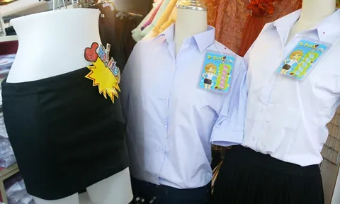 เทรนด์ฮอต ราคาโหด ของแถมหาย ! ชุดนศ.-นักเรียนเพื่อลูก ดูดเงินรับเปิดเทอม