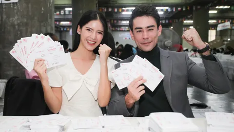 หลุยส์-กานต์ ตื่นเต้นเข้าชม ปณ.บอลโลก 2022 ลุ้นรางวัล 15 ล้าน (คลิป)