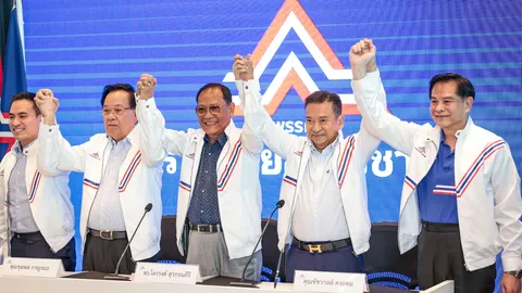 รทสช. เปิดตัว "ไตรรงค์-ชุมพล-ชัช" ชี้ ไม่มีใครเหมาะนั่งนายกฯ เท่า "ลุงตู่"
