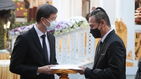 อ๊อฟ พงษ์พัฒน์ มอบเงินทำบุญงานศพคุณพ่อ ให้กองทุนโรคหลอดเลือดสมอง รพ.ศิริราช