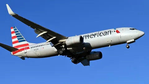 สหรัฐฯ เพิ่มคุมเข้มนักเดินทางจากจีน ต้องตรวจโควิดก่อนขึ้นเครื่องบิน