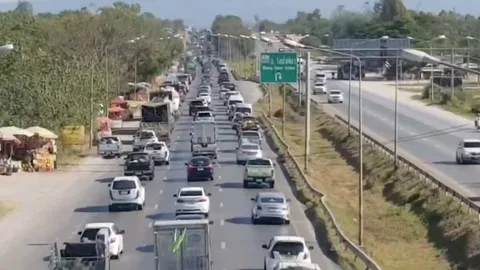 ถนนมิตรภาพรถหนาแน่น ชะลอสลับหยุดนิ่ง ช่วงกลางดงถึงสีคิ้ว คาดค่ำหนักกว่านี้