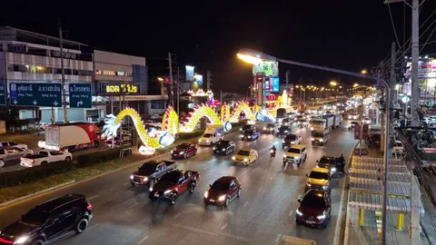 ถ.พหลโยธินผ่านนครสวรรค์รถติดแล้วหลังคนแห่ขึ้นเหนือ กลับบ้านปีใหม่ 2566