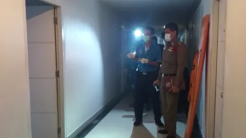 สุดทนกลิ่นเน่า จากห้องตรงข้าม แจ้งแม่บ้านแทบช็อก พบศพขึ้นอืดคาเตียงนอน