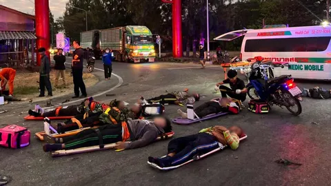 ส่งท้าย 7 วันอันตราย สาวขับปิกอัพชนยับ คนงานตาย 1 บาดเจ็บ 14 