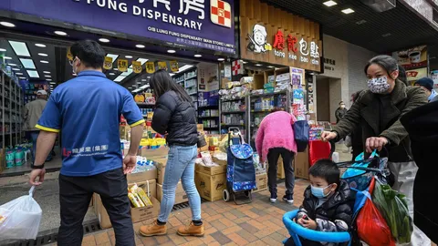 ชาวฮ่องกงแห่ฉีดวัคซีน เตรียมรับการเปิดประเทศของจีน