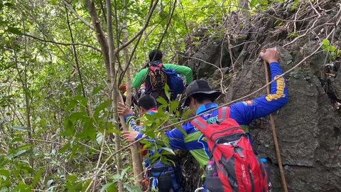 ระดม จนท. 200 นายออกค้นหา 2 หนุ่มมันนิหายไปในป่าที่ อ.กงหราร่วมสัปดาห์