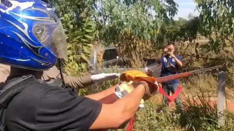 เขยใหญ่ยิงเขยเล็กดับ แบกปืนมอบตัว เมียคนตายประกาศ กูไม่ให้อภัยมึง