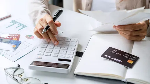 คนไทยแห่เข้า "ร่วมใจแก้หนี้" คลังเตือน "ผู้ถือบัตรคนจน" อย่าลืมใช้สิทธิ!