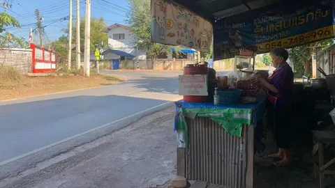 สงสารจับใจ ยายวัย 67 ขายก๋วยเตี๋ยวตามลำพัง ถูกลูกค้าโกงประจำ เพราะแค่ไม่รู้หนังสือ