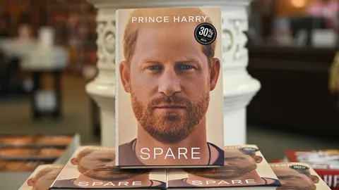 เจ้าชายแฮร์รี่'ยอมแลก' หนังสือบันทึกความทรงจำ SPARE ทุบสถิติขายเร็วสุด