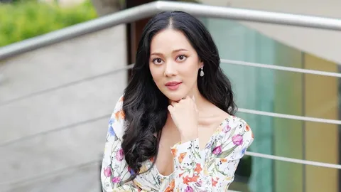 หลังจากไม่ต่อสัญญา "ทับทิม-อัญรินทร์" แวะบอกลาทีมงานที่ร่วมงานกันมา 13 ปี