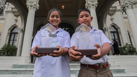 2 นักเรียนไทยรัฐวิทยา เข้าเยี่ยมและรับโอวาทจาก นายกรัฐมนตรี ประจำปี 2566