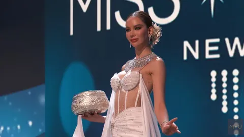 แอนนาเสือ ขึ้นเวที Miss Universe ประกวดชุดประจำชาติ สงกรานต์เทวี สวยสะกด (คลิป)