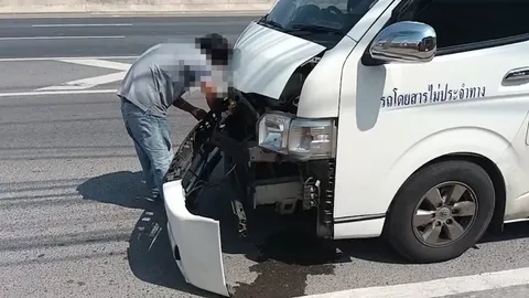 หนุ่มรถตู้กลับจากฉลอง ขับตามจีพีเอส แต่พาหลง บอกเลี้ยวขวา ชนขอบปูนใต้สะพานยับ