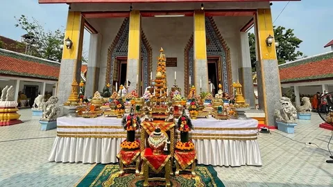 วัดจอมสุดาราม กับจิตรกรรมฝาผนังที่เป็นพุทธศิลป์แบบร่วมสมัย