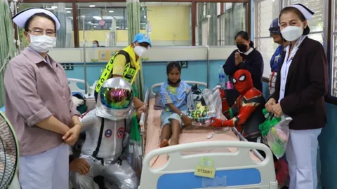 ซุปเปอร์ฮีโร่บุก รพ.ปากช่องนานา สร้างรอยยิ้มให้คนไข้ตัวน้อยในวันเด็ก 2566