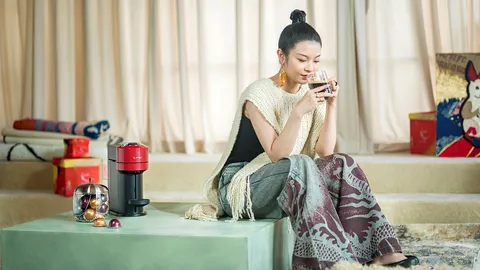 Nespresso ร่วม Angel Chen ดีไซเนอร์ชาวจีน สร้างสรรค์คอลเลกชันพิเศษ Lunar New Year รับปีกระต่าย