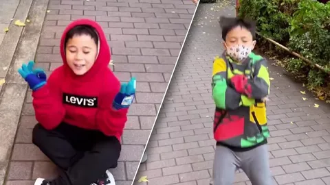 เหมือนเป๊ะ ลูกแม่ชม-พ่อน็อต ลอกแบบท่าดีใจ "2 แข้งระดับโลก" จนนึกว่าต้นฉบับมาเอง (คลิป)