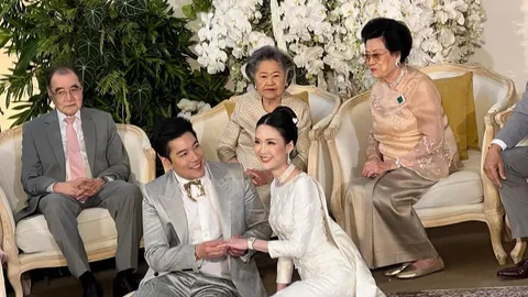 ชื่นมื่น ก้อง กรุณ ทายาทหมื่นล้าน ควงแฟนสาวไฮโซ เข้าพิธีหมั้นสุดยิ่งใหญ่