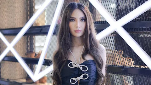 ซาร่า คาซิงกินี งัดหลักฐานชี้แจง หลังโดนกล่าวหาเช็กสถานะ ตม.ให้สามี