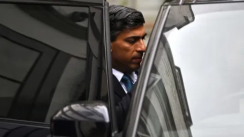 นายกฯ อังกฤษไม่รอด ‘ริชี ซูแน็ก’ โดนปรับฐานนั่งรถไม่คาดเข็มขัดนิรภัย