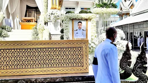 พระราชทานเพลิงศพ "ต้นเรือพลับ" ส่งวิญญาณสู่สวรรค์สมเกียรติที่วัดศรีเอี่ยม