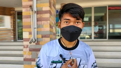 รถตู้ชนย่างสด 11 ศพ หนุ่ม 20 รอดปาฏิหาริย์ สงสัยโชเฟอร์หลับใน (คลิป)