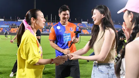 เปิดสาเหตุ “ควอน นารา” นักแสดงดัง Itaewon Class บุกชมไทยลีก “การท่าเรือ” ปะทะ “บีจี”