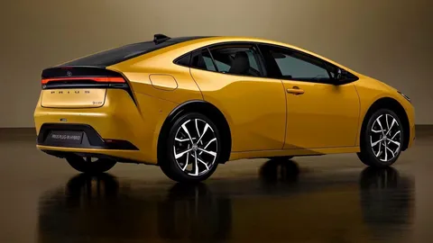 ลุ้นเข้าไทยเอาใจคนชอบประหยัด TOYOTA NEW PRIUS PLUG IN HYBRID วิ่งไกล 1,250 กิโลเมตร!