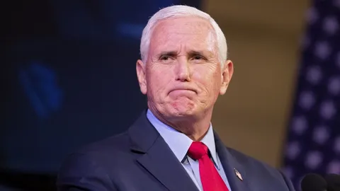 เจออีก จนท.พบเอกสารลับที่บ้านอดีตรองประธานาธิบดี ไมค์ เพนซ์