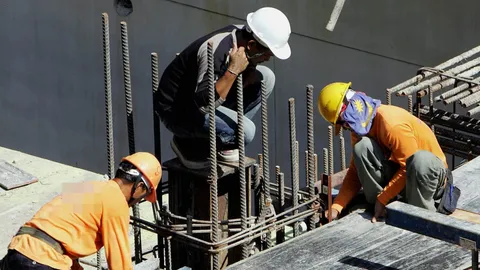 เตือน "นายจ้าง" ใช้แรงงานต่างด้าวลักลอบเข้าเมืองผิดกฎหมาย มีโทษหนัก