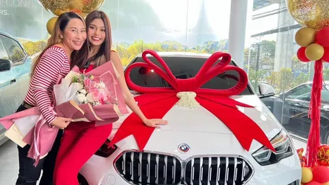 ธัญญ่า อาร์สยาม ถอยรถใหม่ป้ายแดง แฟนๆ แห่ซูมเลขทะเบียนรถ (คลิป)