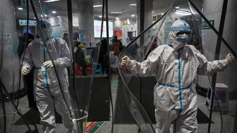 จีนเผยสถิติ คนติดโควิดในวันเดียวมากสุดเกิน 7 ล้านคน ตายทะลุ 4,000 ศพ