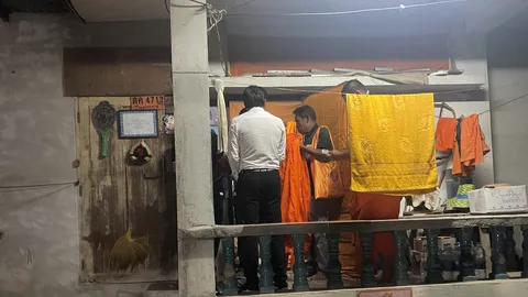 หลวงพ่อฟิวส์ขาด เครียดกิจนิมนต์หด บุกแทงพระร่วมวัดเจ็บคากุฏิ