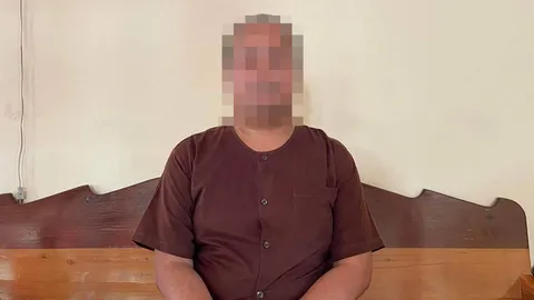 สึกแล้ว "พระฉันบวบ" หลังถูก "แพรรี่ ไพรวัลย์" แฉภาพลับ อึ้งกันทั้งวัด