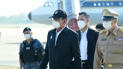 เครื่องบินมีปัญหาเปลี่ยนลำใหม่ “ลุงตู่” ขอโทษชาวนครสวรรค์ อ้อนไม่รักจะมาเหรอ (คลิป)